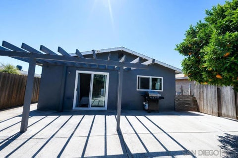 Tiny photo for 4658 Calle Del Palo, Oceanside, CA 92057 (MLS # 260017777SD)