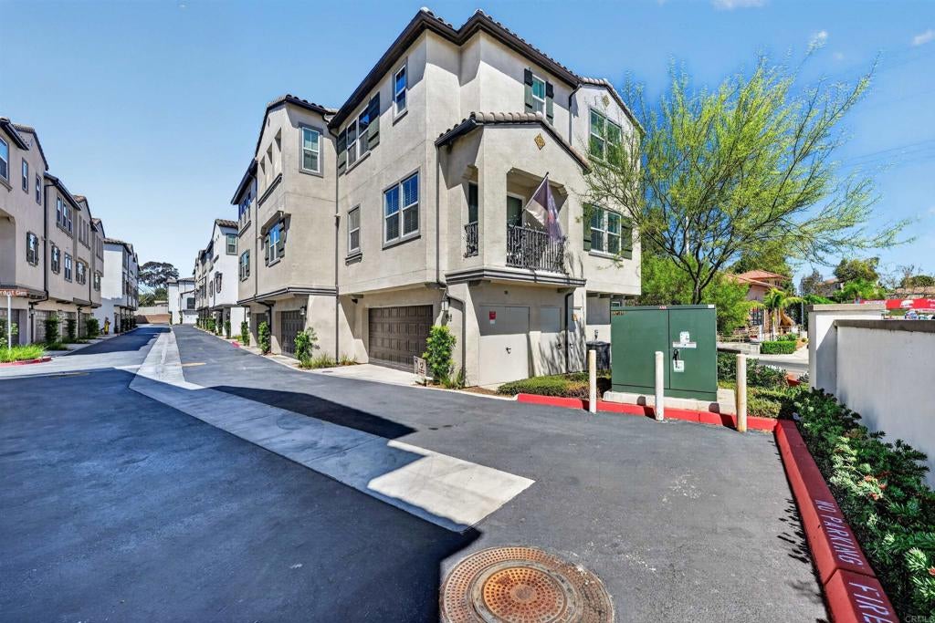 402 Carina Glen