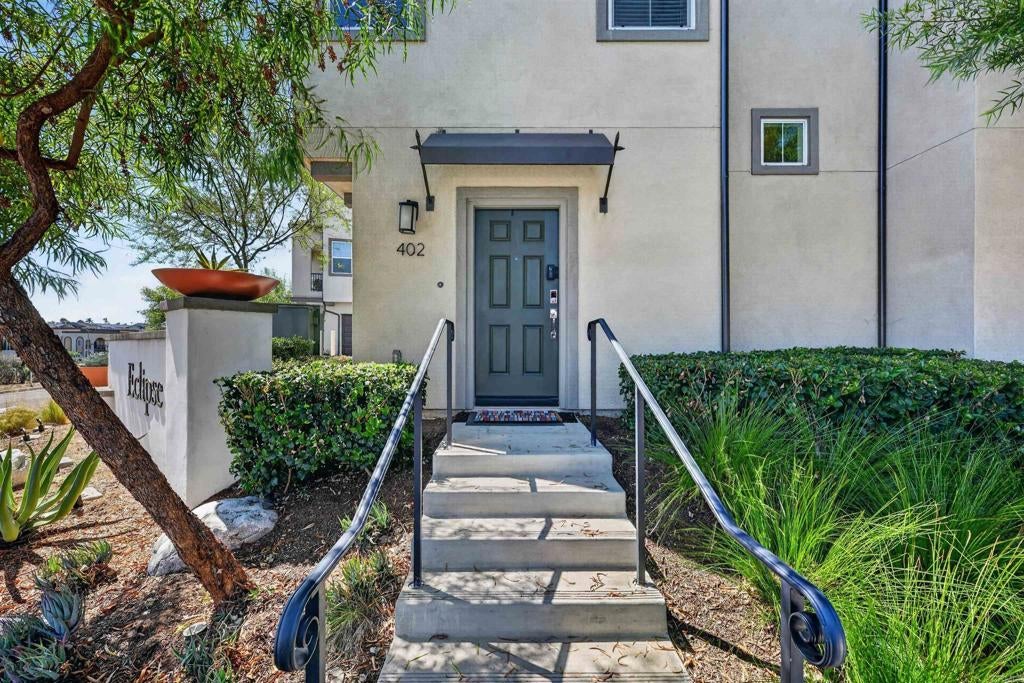402 Carina Glen