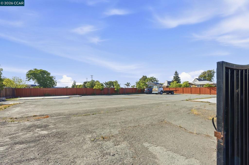 201 Solano Ave