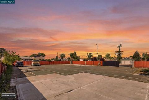Photo of 201 Solano Ave Ave, Bay Point, CA 94565 (MLS # 41129174)