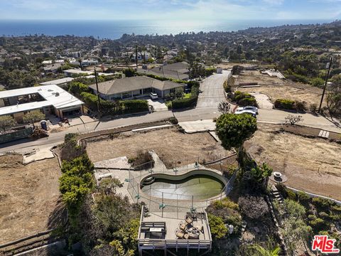 Photo of 1170 El Medio Avenue, Pacific Palisades, CA 90272 (MLS # 25603785)