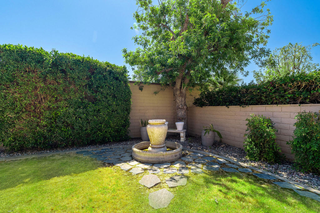 Laguna De La Paz - Residential