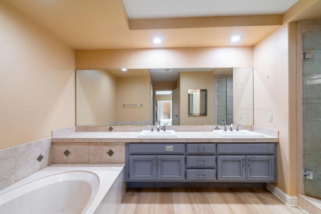 Laguna De La Paz - Residential