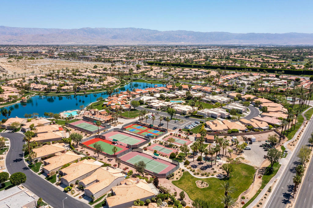 Laguna De La Paz - Residential