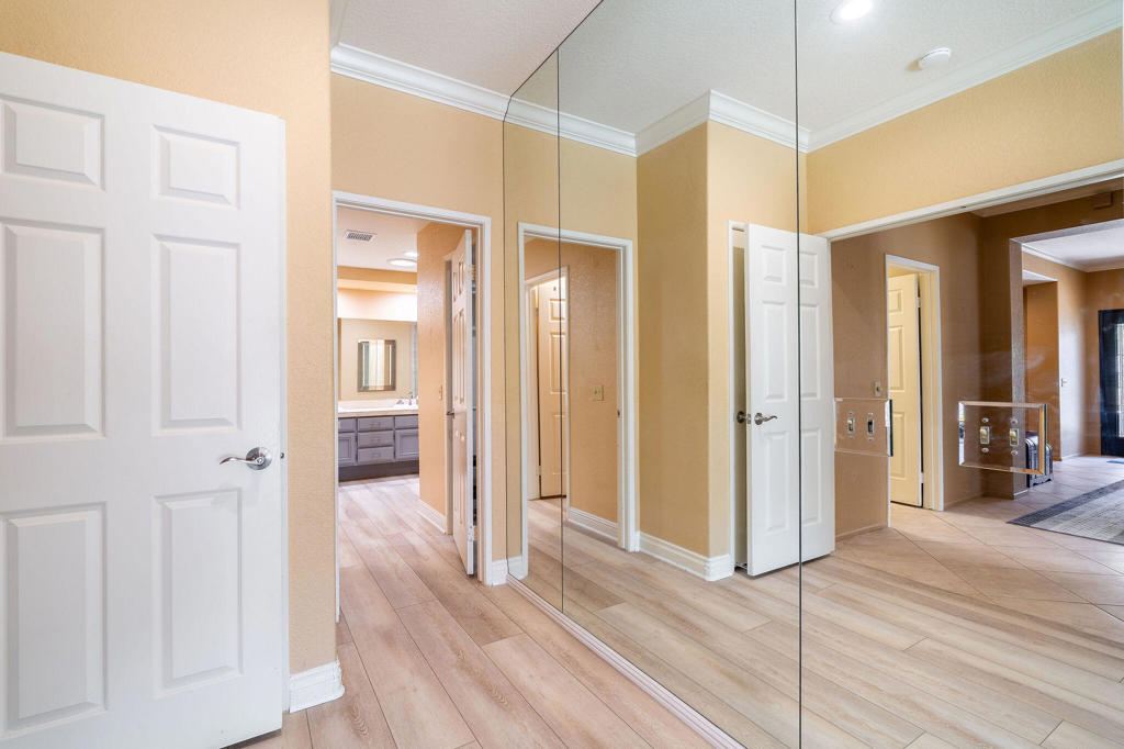 Laguna De La Paz - Residential