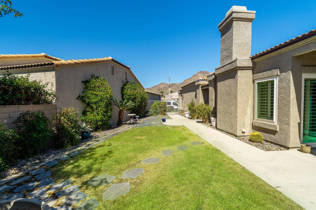 Laguna De La Paz - Residential