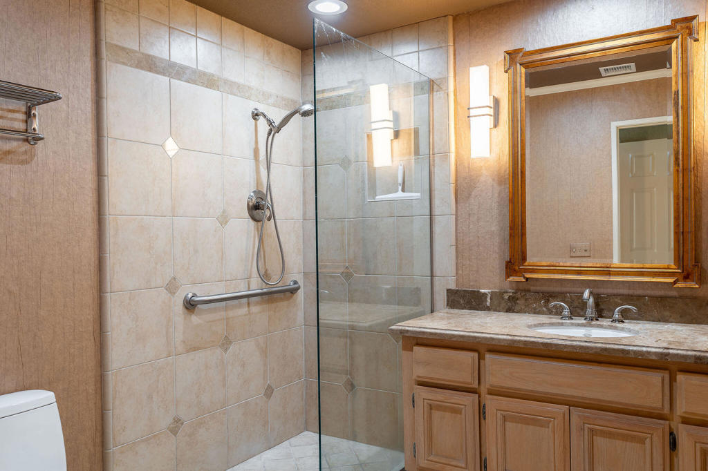 Laguna De La Paz - Residential