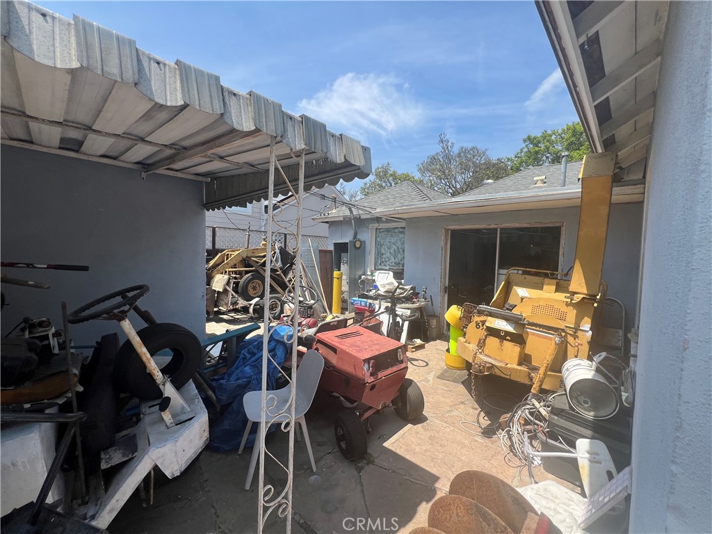 Properties 3 10766 Ayres Avenue