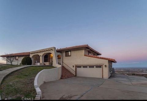 Photo of 1055 lakeview Drive, Palmdale, CA 93551 (MLS # SR26110951)