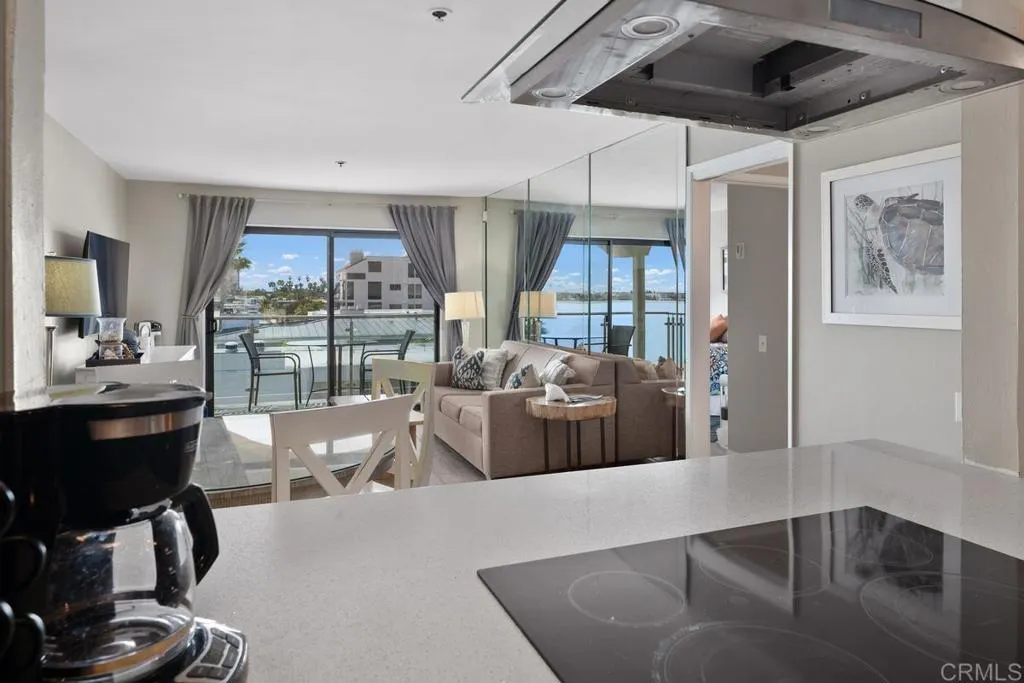 Pacific Beach (San Diego), California 92109, United States, 2 Bedrooms Bedrooms, ,1 BathroomBathrooms,Residential,Active,111659