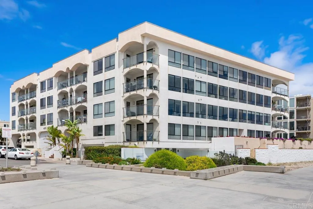 Pacific Beach (San Diego), California 92109, United States, 2 Bedrooms Bedrooms, ,1 BathroomBathrooms,Residential,Active,111659