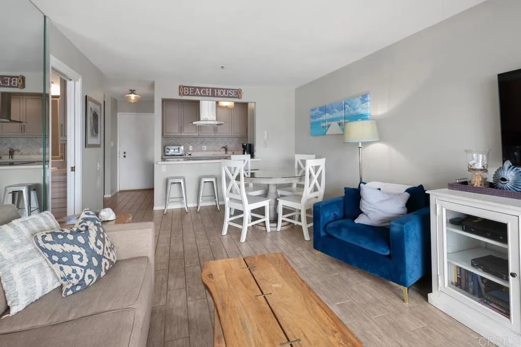 Pacific Beach (San Diego), California 92109, United States, 2 Bedrooms Bedrooms, ,1 BathroomBathrooms,Residential,Active,111659