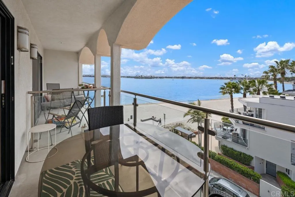 Pacific Beach (San Diego), California 92109, United States, 2 Bedrooms Bedrooms, ,1 BathroomBathrooms,Residential,Active,111659