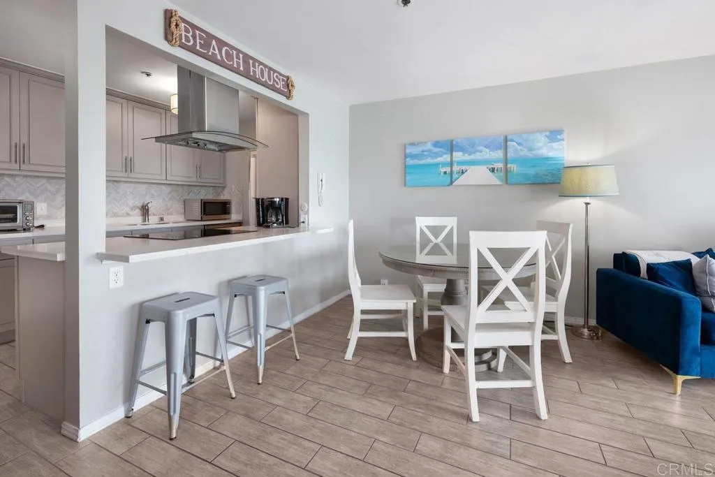 Pacific Beach (San Diego), California 92109, United States, 2 Bedrooms Bedrooms, ,1 BathroomBathrooms,Residential,Active,111659