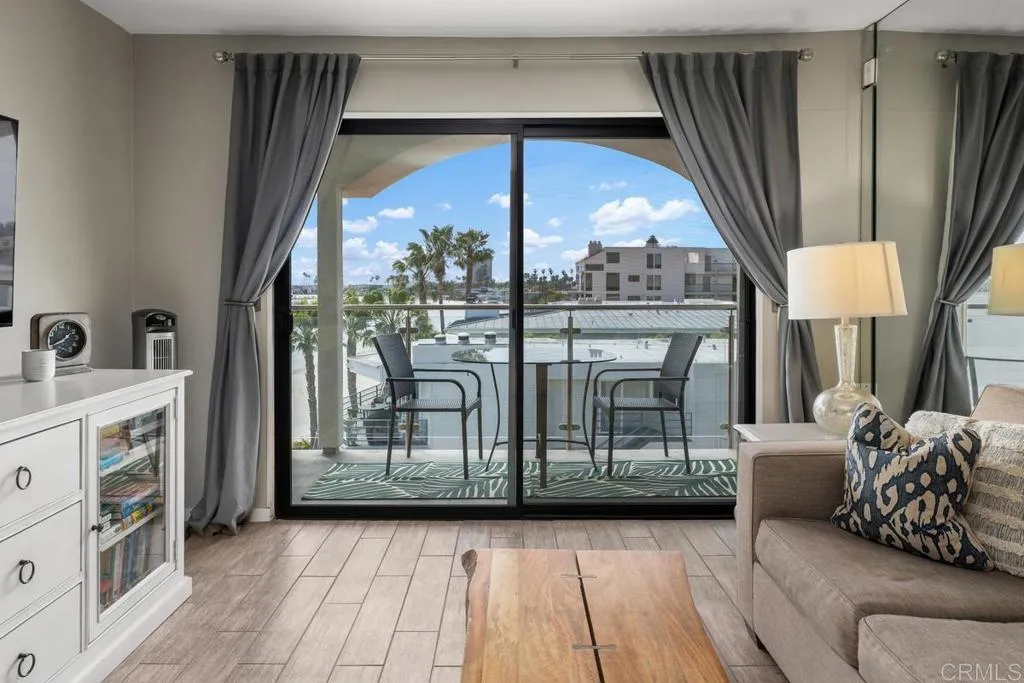 Pacific Beach (San Diego), California 92109, United States, 2 Bedrooms Bedrooms, ,1 BathroomBathrooms,Residential,Active,111659