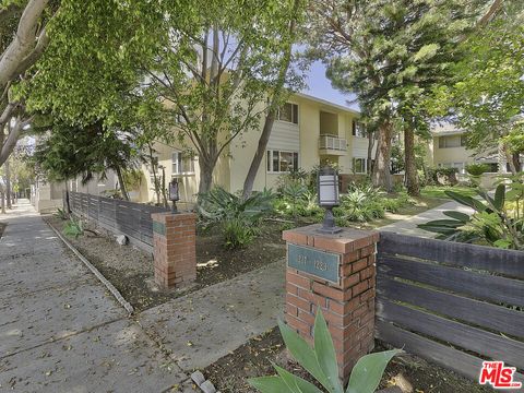 Photo of 1219 N Crescent Heights Boulevard #C, West Hollywood, CA 90046 (MLS # 26662393)