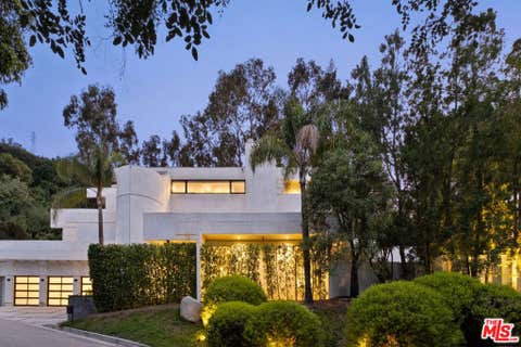 Photo of 11210 Briarcliff Lane, Los Angeles, CA 91604 (MLS # 26871529)