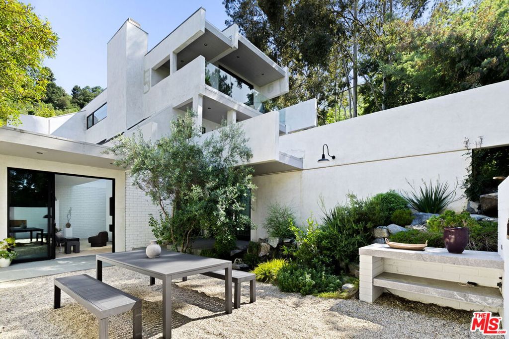 11210 Briarcliff Lane