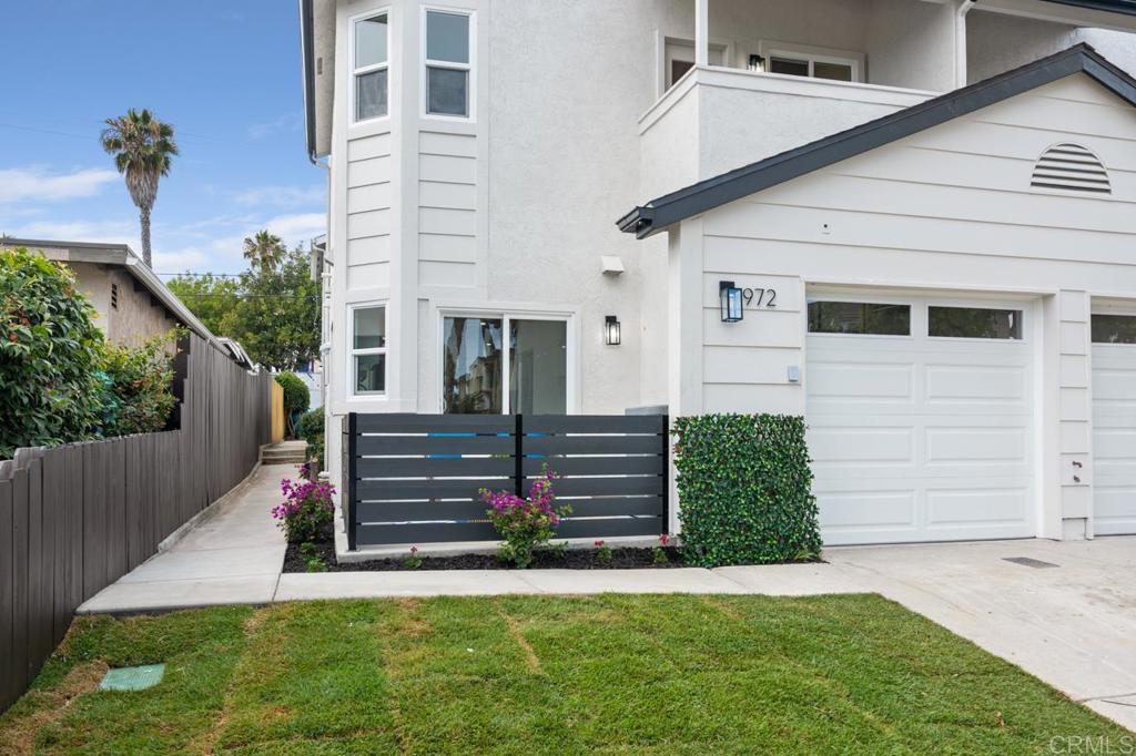 972 Sapphire Street