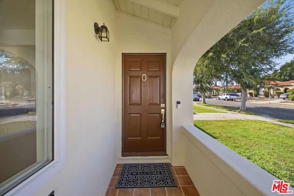 1418 W 93rd Street