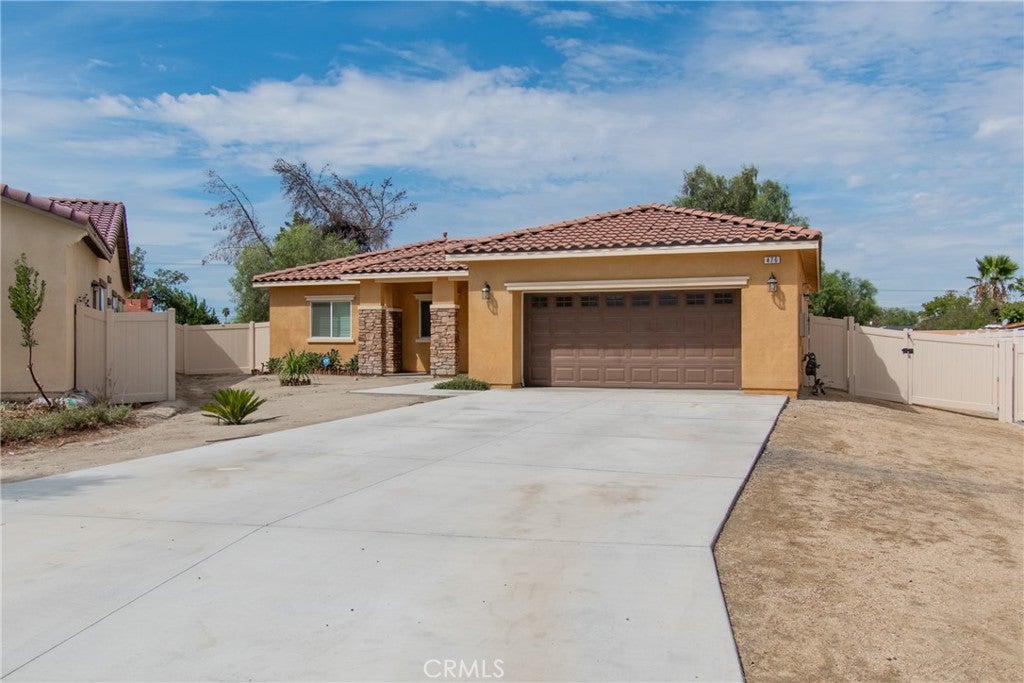 476 W Camellia Way