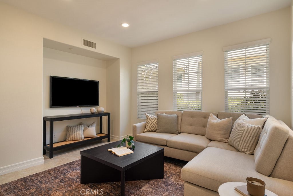20 Orange Blossom Circle, Ladera Ranch CA 92694 - Photo 8
