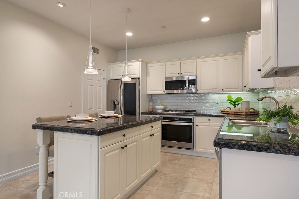 20 Orange Blossom Circle, Ladera Ranch CA 92694 - Photo 12