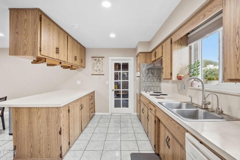 Tiny photo for 4400 Hamilton Avenue, Oxnard, CA 93033 (MLS # V1-38809)