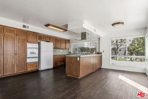 Tiny photo for 2695 Cordelia Road, Los Angeles, CA 90049 (MLS # 26655309)