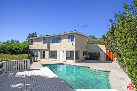 Tiny photo for 2695 Cordelia Road, Los Angeles, CA 90049 (MLS # 26655309)