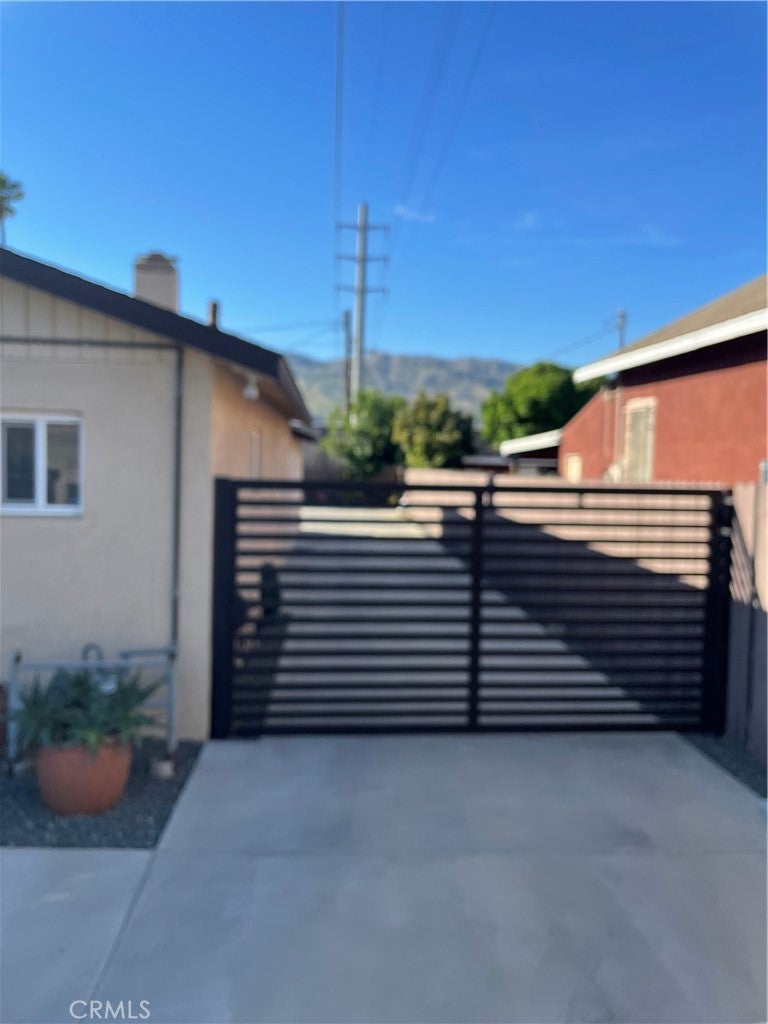 402 E Ramsey