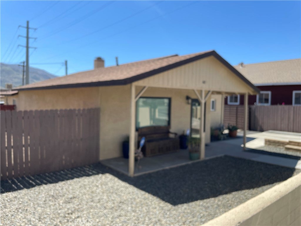 402 E Ramsey