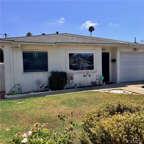 Photo of 24422 Albatross AVE, Wilmington, CA 90744 (MLS # SB26231786)