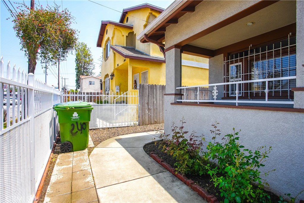 240 E Gage Avenue