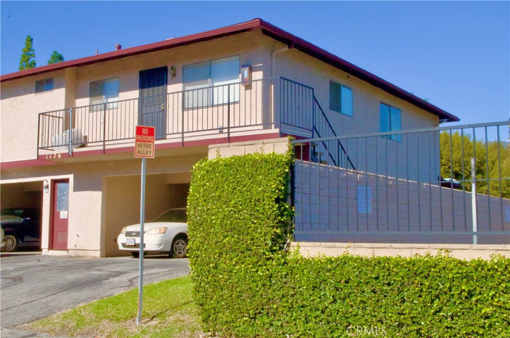 1126 W Calle De La Luna # 4