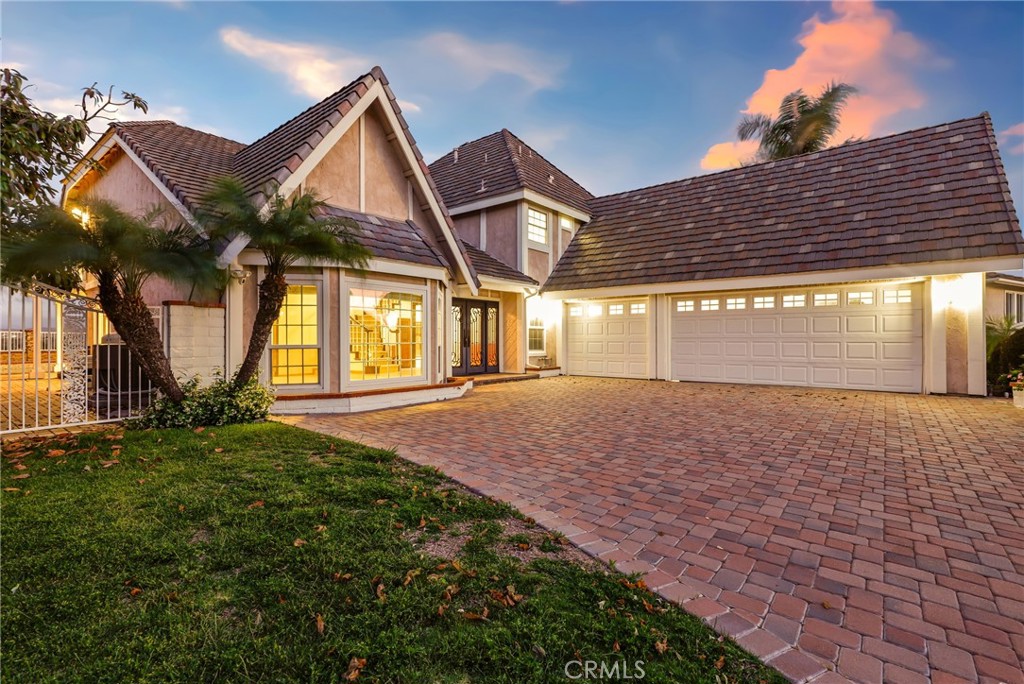 3808 E Summitridge Lane