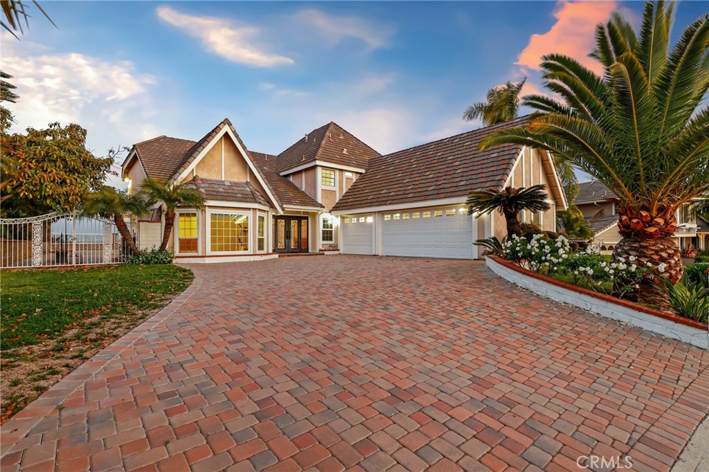 3808 E Summitridge Lane
