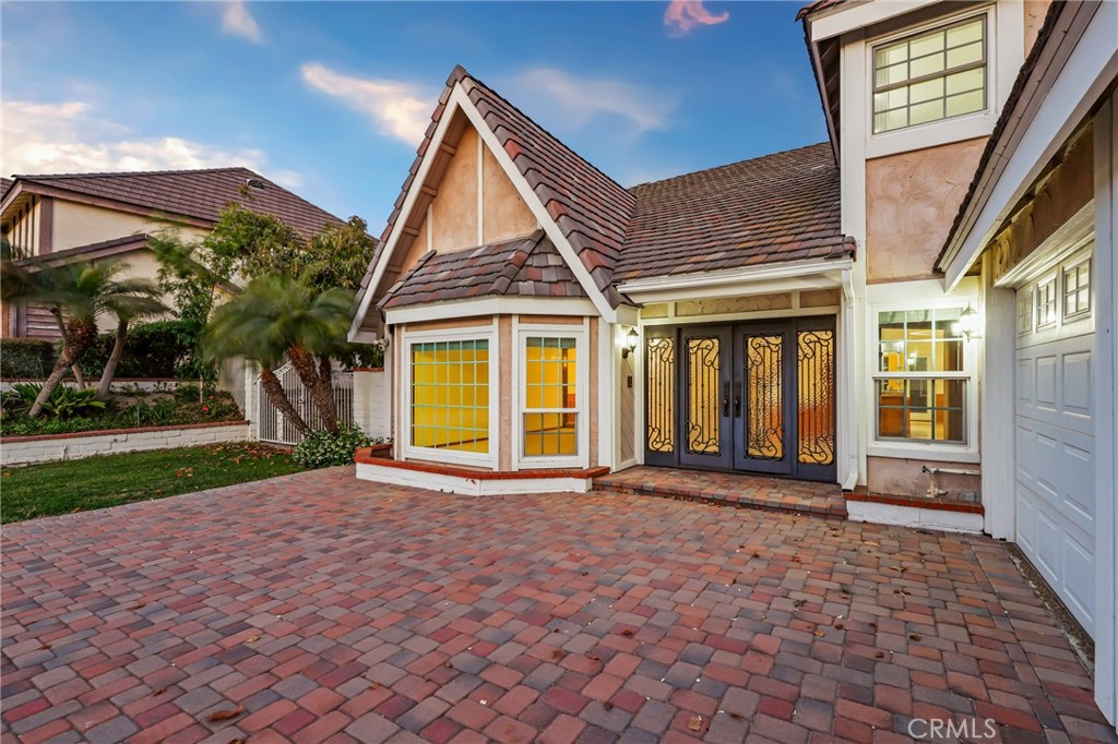 3808 E Summitridge Lane