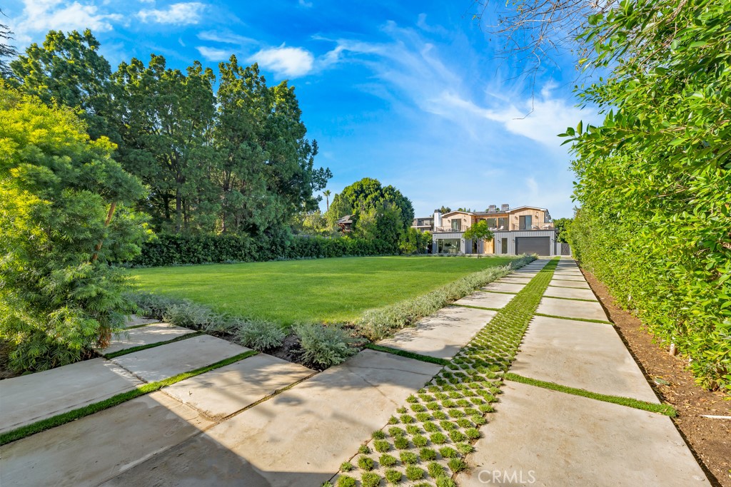Properties 2 11835 Kling Street