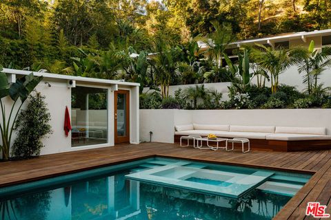Photo of 2544 Greenvalley Road, Los Angeles, CA 90046 (MLS # 26833303)