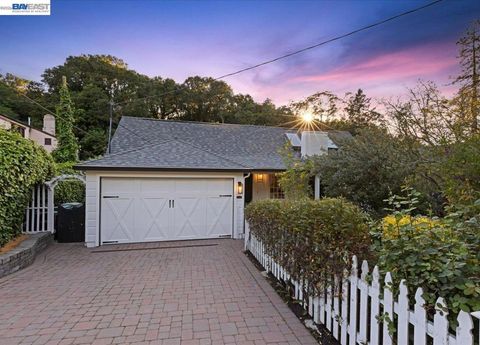 Photo of 1731 Mountain Blvd Blvd, Oakland, CA 94611 (MLS # 41128617)