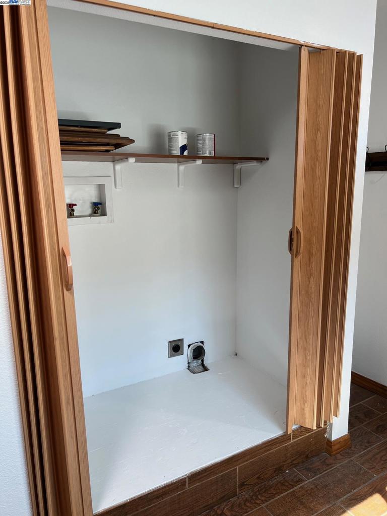 DELTAWAONT - Residential Lease