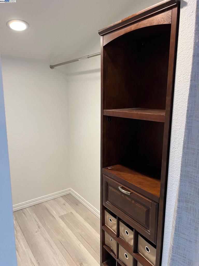 DELTAWAONT - Residential Lease