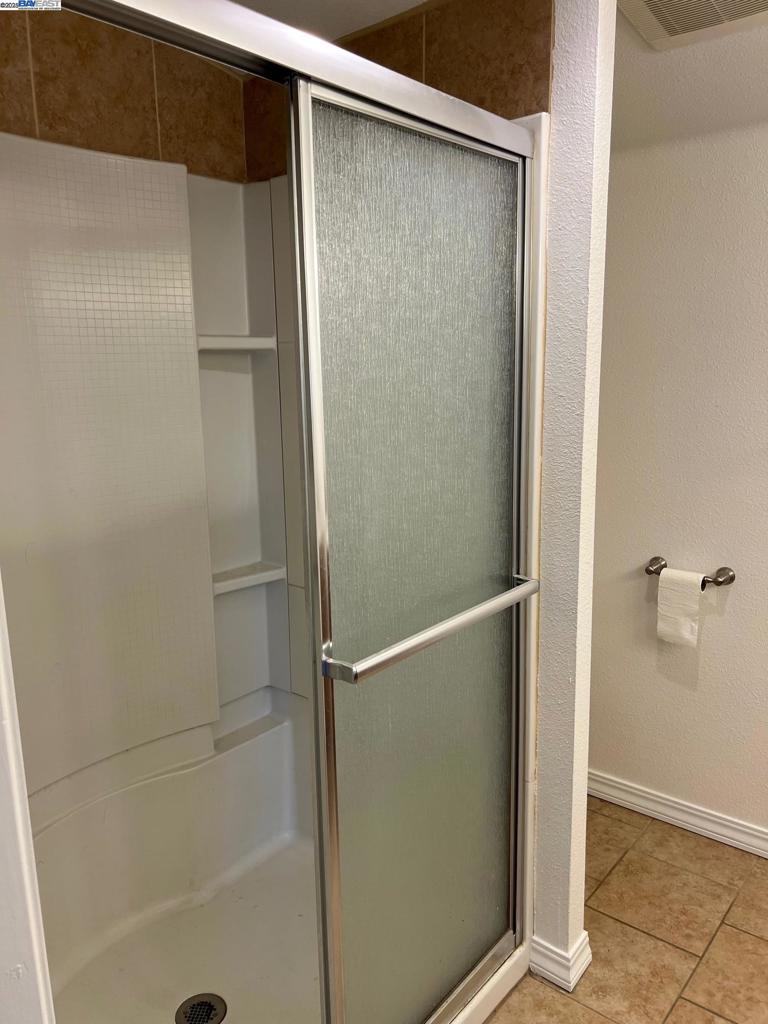 DELTAWAONT - Residential Lease