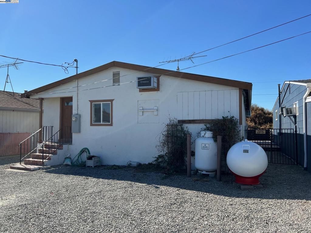 DELTAWAONT - Residential Lease