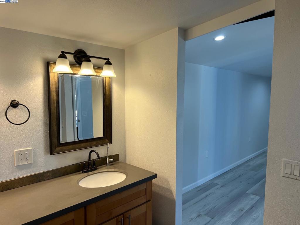 DELTAWAONT - Residential Lease