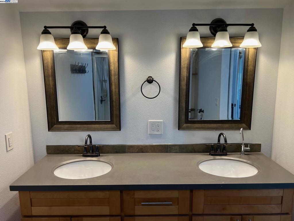 DELTAWAONT - Residential Lease