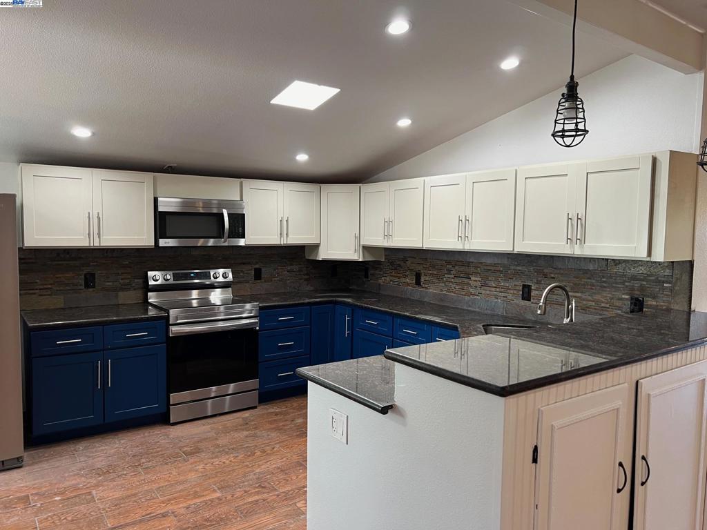 DELTAWAONT - Residential Lease