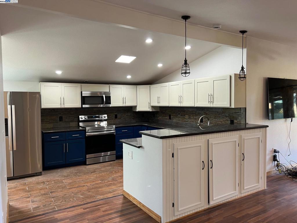 DELTAWAONT - Residential Lease